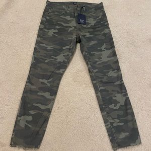 Camo skinny pants